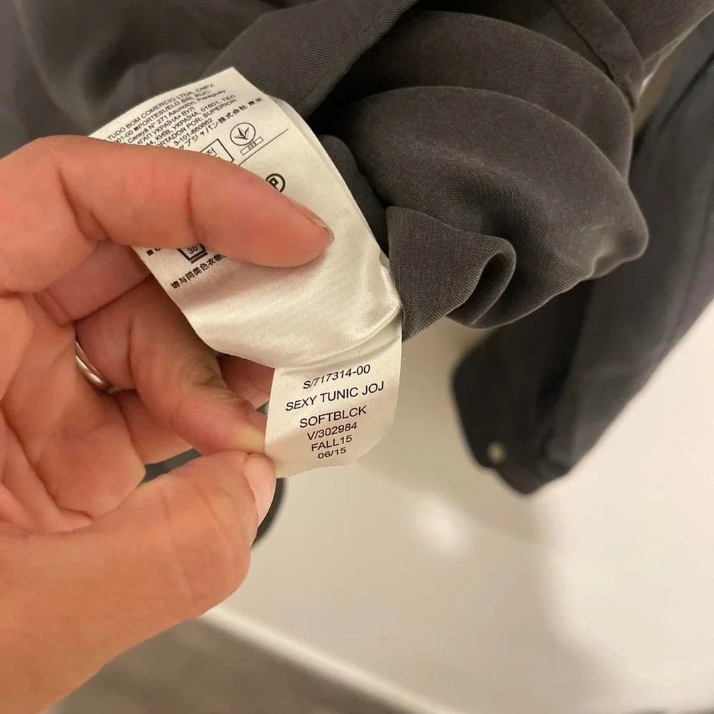 Gap light weight charcoal gray long-sleeve top